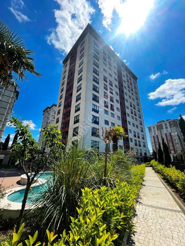 Royal Garden'de Ebeveyn Banyolu 3+1 Deniz Manzaralı - İskanlı