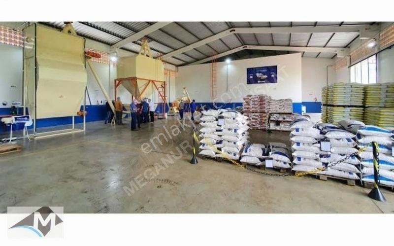 İkitelli Organize Sanayi Bölgesinde Tem34 Sanayi Sitesi 220 M2