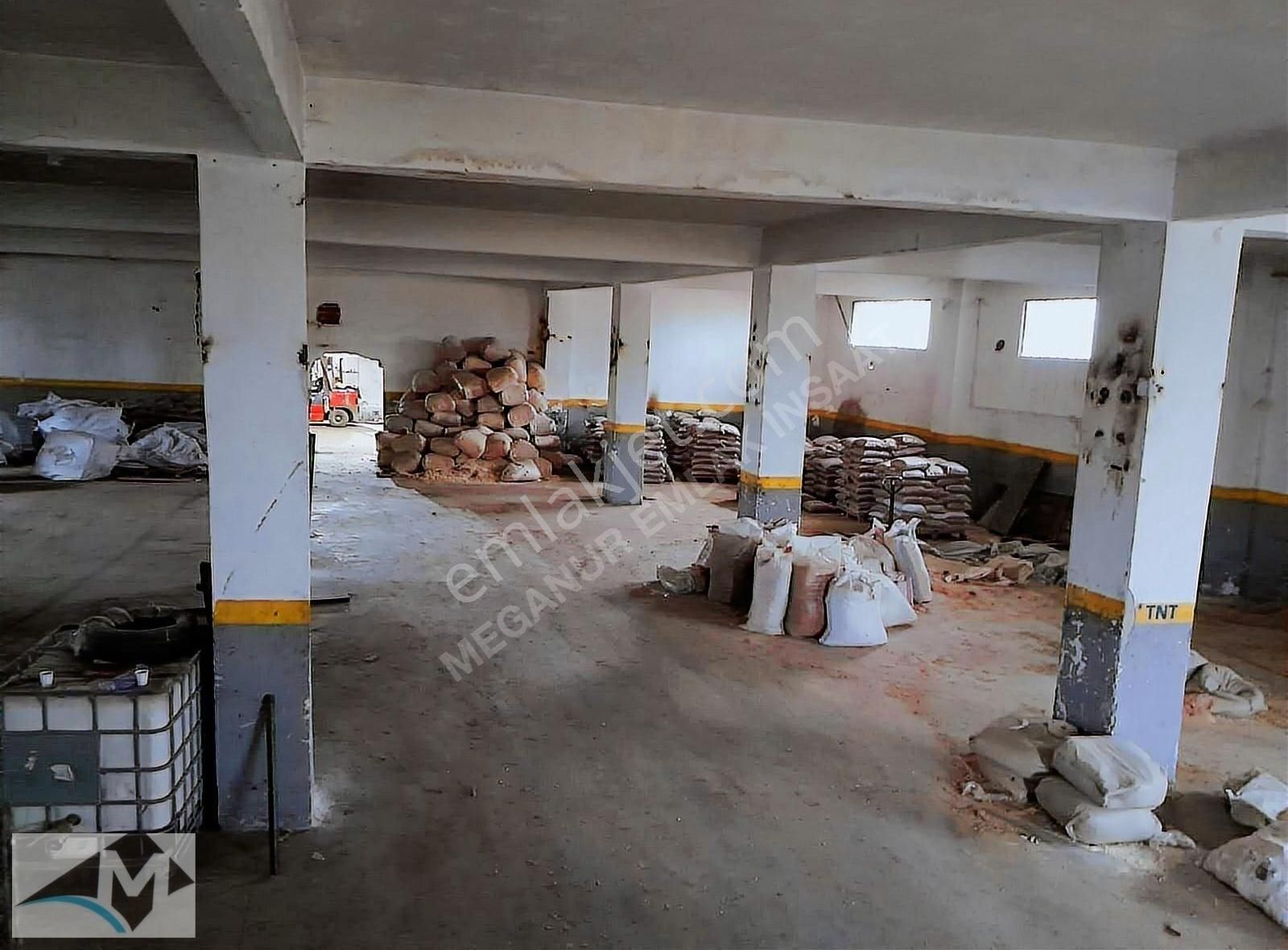 İkitelli Organize Sanayi Pik Dökümcüler Sanayi Sitesinde 220 M2