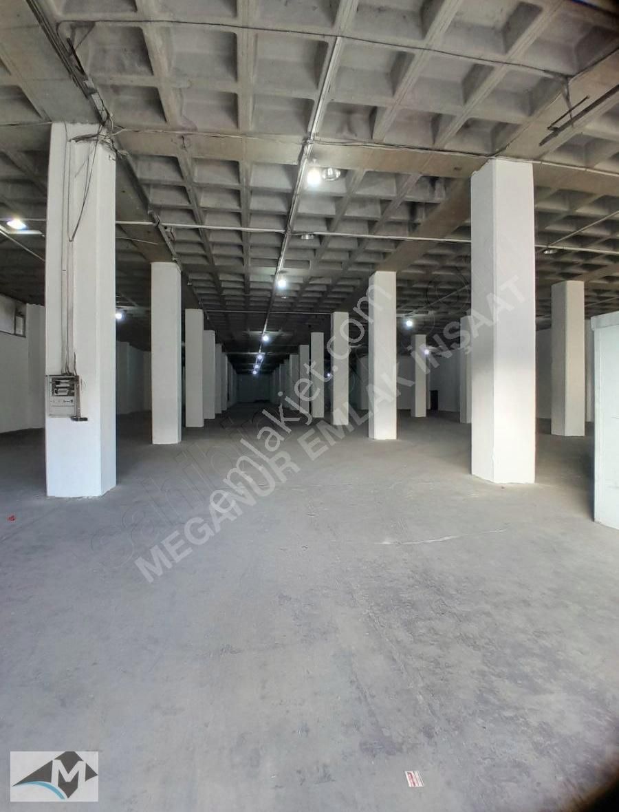 İkitelli Organize Sanayi 1.000 M2 Tır Kamyon Yaklaşır H6