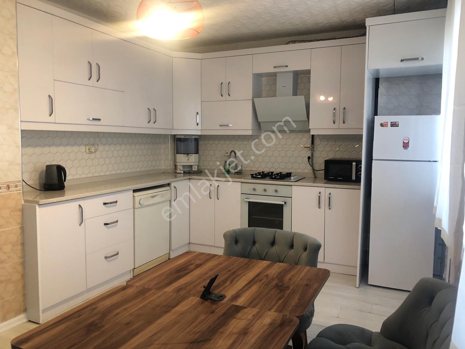 Bursa Karacabey'de Full Eşyalı Kiralık Daire!