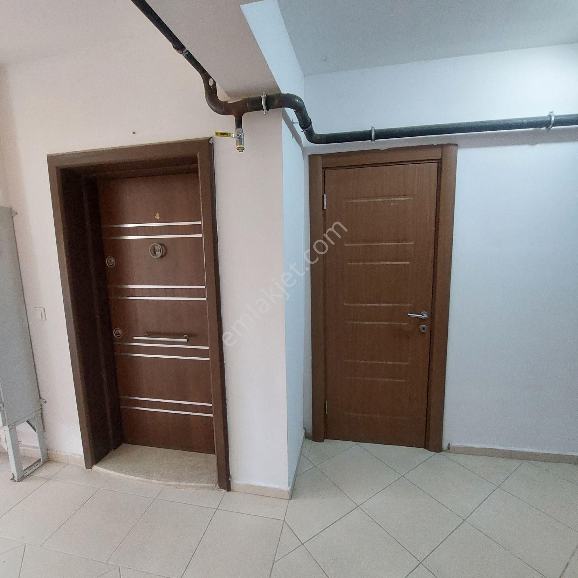 Turyap Foçadan Yenifoça Narezende Satılık 1+1 Bahçekatı Daire
