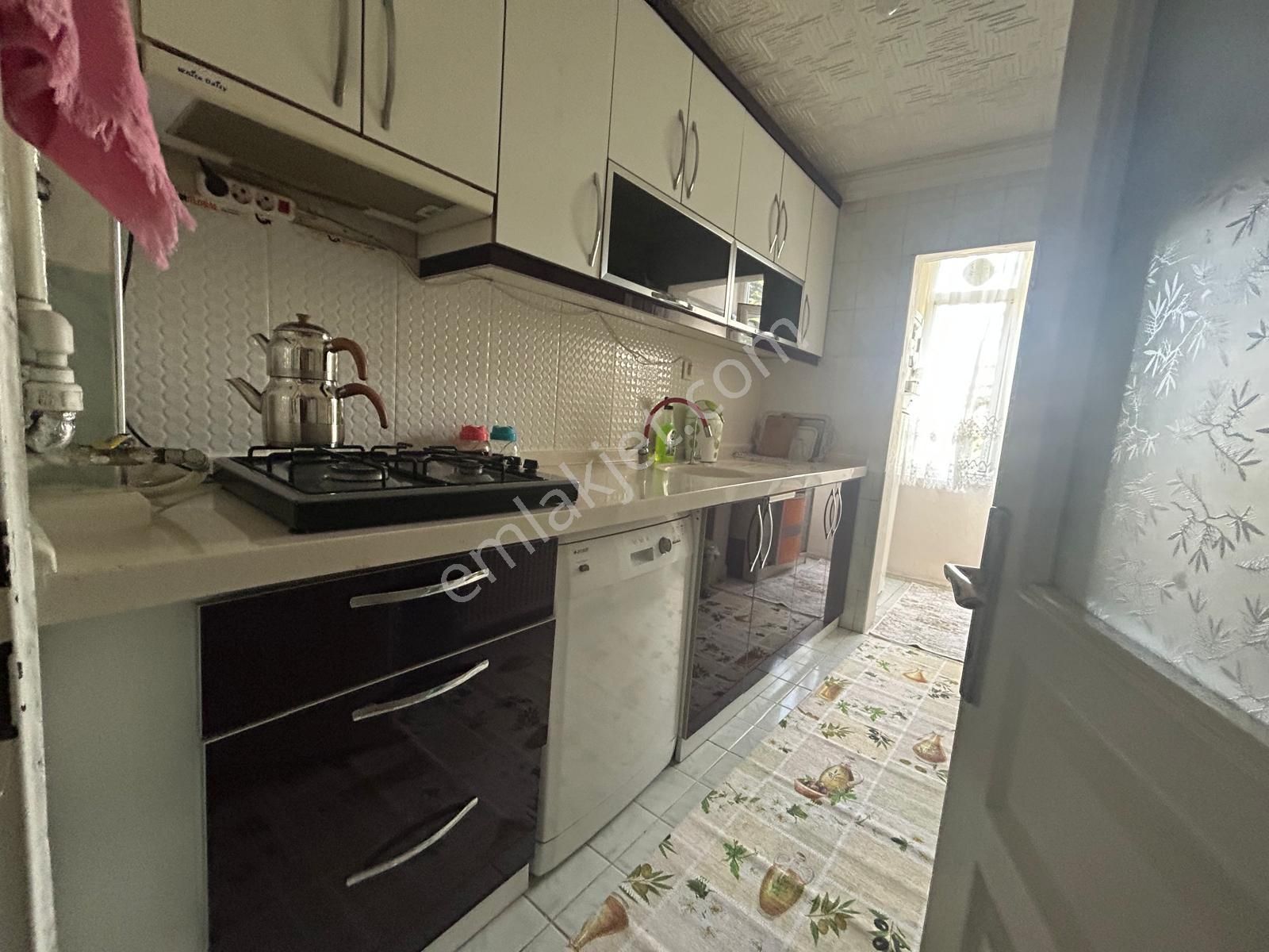 Sincan Göçmen Blokların'da Ara Kat Full Yapılı Daire