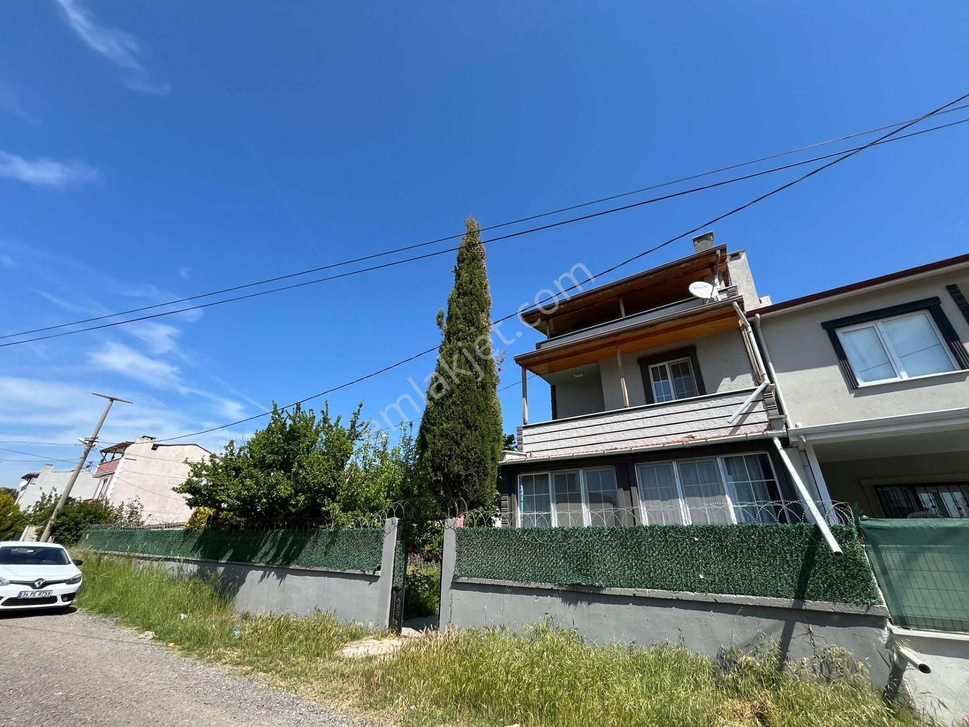 Ata Gayrimenkul'den Mükemmel Konumda 4+1 Satılık Lüks Villa