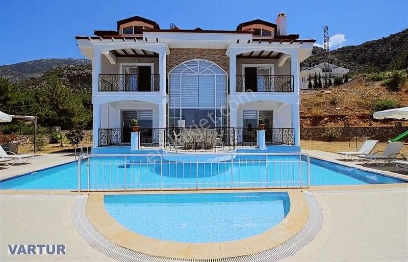 Fethiye Ovacık' Ta 1500m2 Arsada Uzun Dönem Kiralık 5+1 Malikane