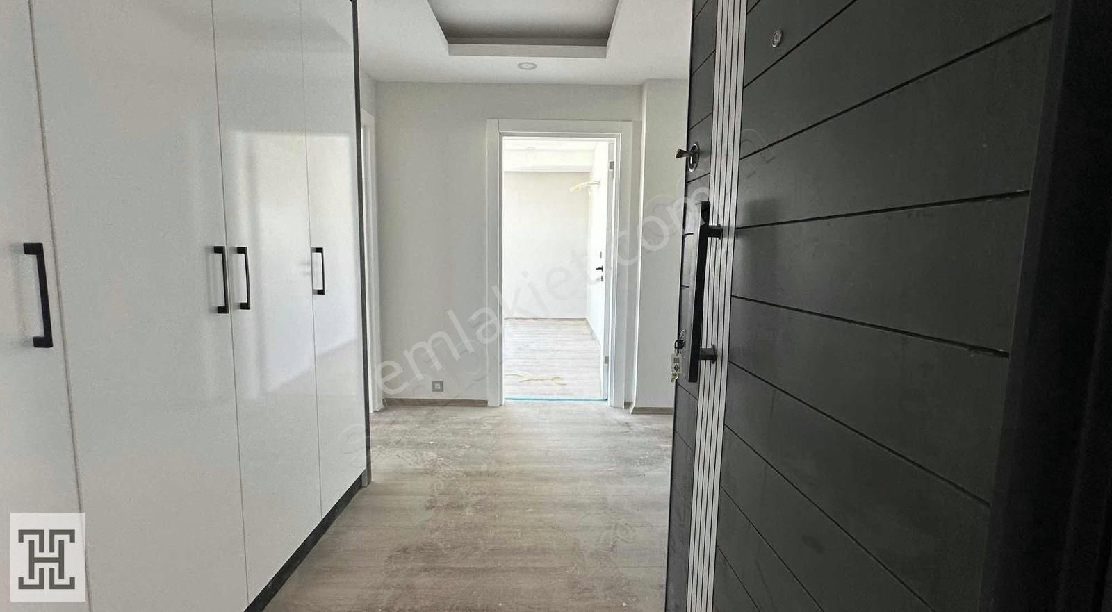 Ayrı Mutfak 2+1 Oturuma Hazır Denize 600 Metre Daire - Görsel 14