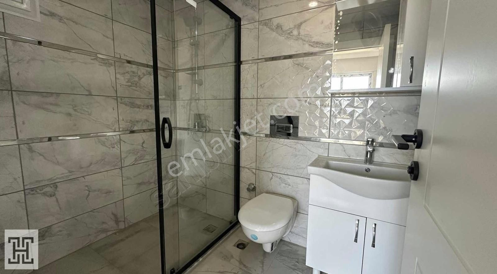 Ayrı Mutfak 2+1 Oturuma Hazır Denize 600 Metre Daire - Görsel 17