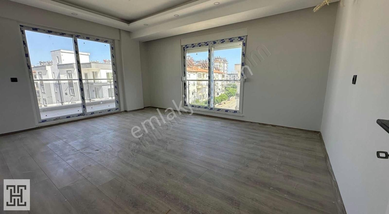 Ayrı Mutfak 2+1 Oturuma Hazır Denize 600 Metre Daire - Görsel 16