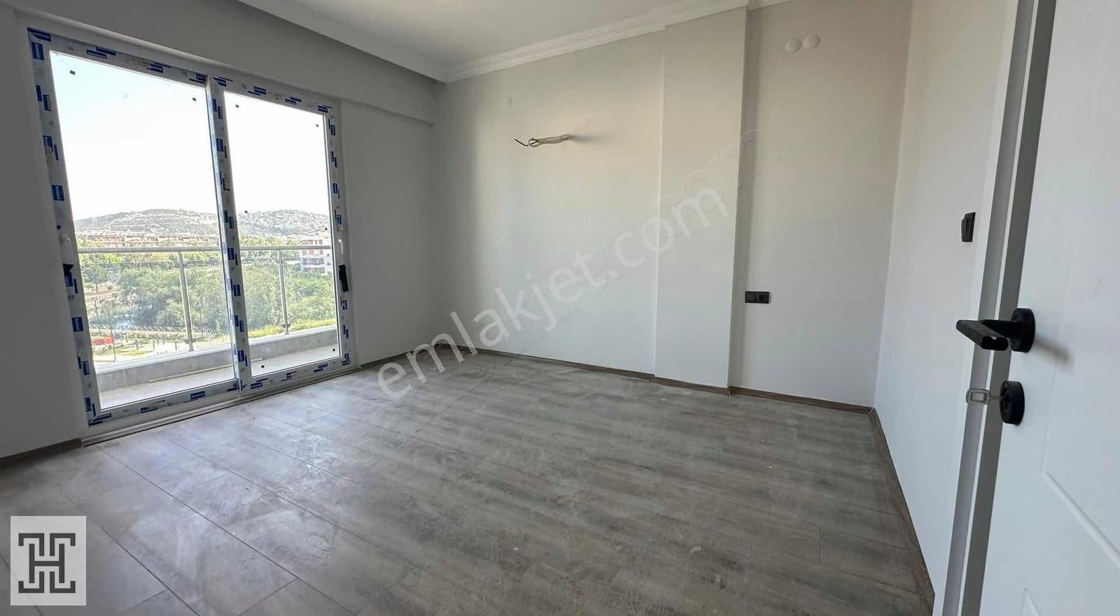 Ayrı Mutfak 2+1 Oturuma Hazır Denize 600 Metre Daire - Görsel 18