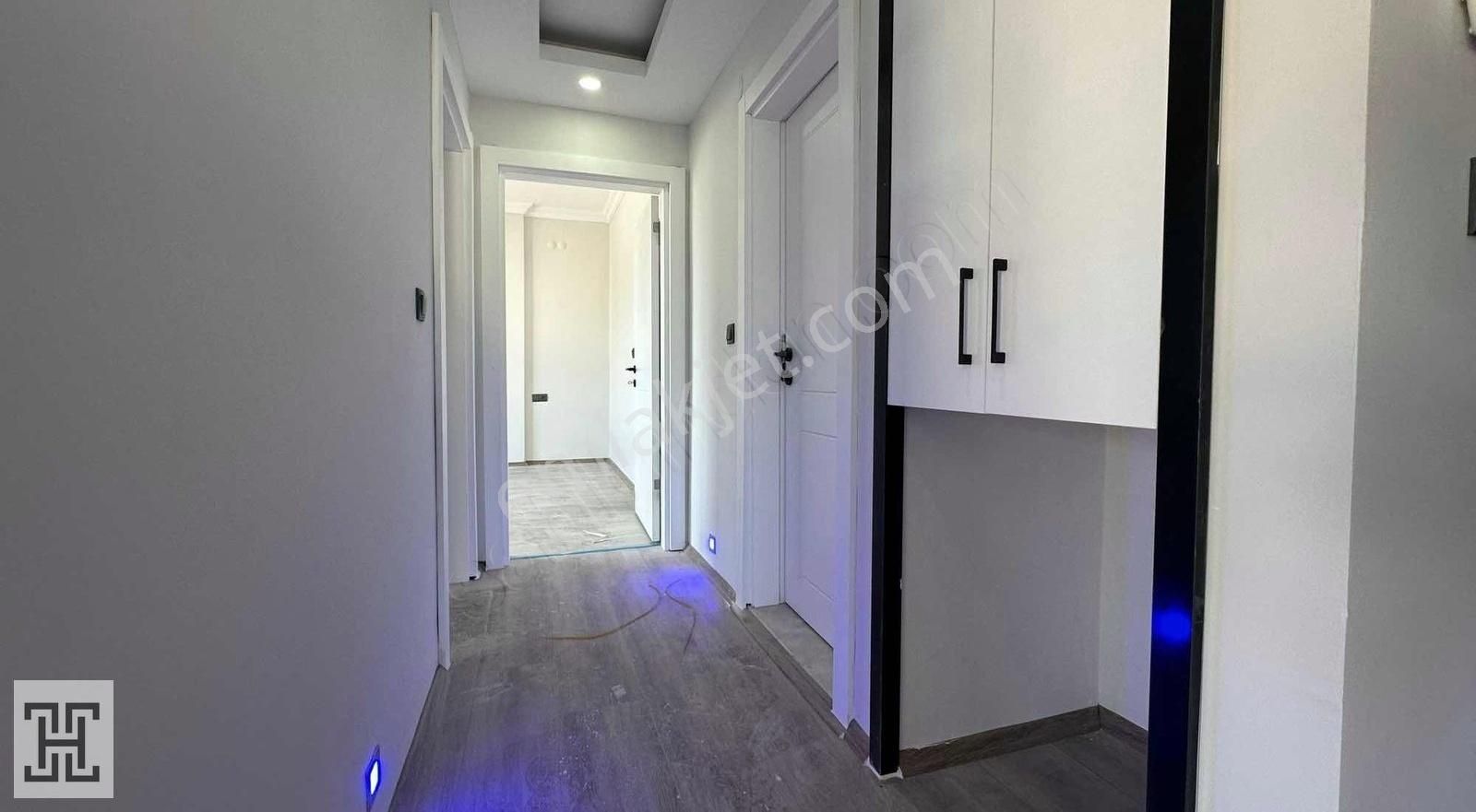 Ayrı Mutfak 2+1 Oturuma Hazır Denize 600 Metre Daire - Görsel 15