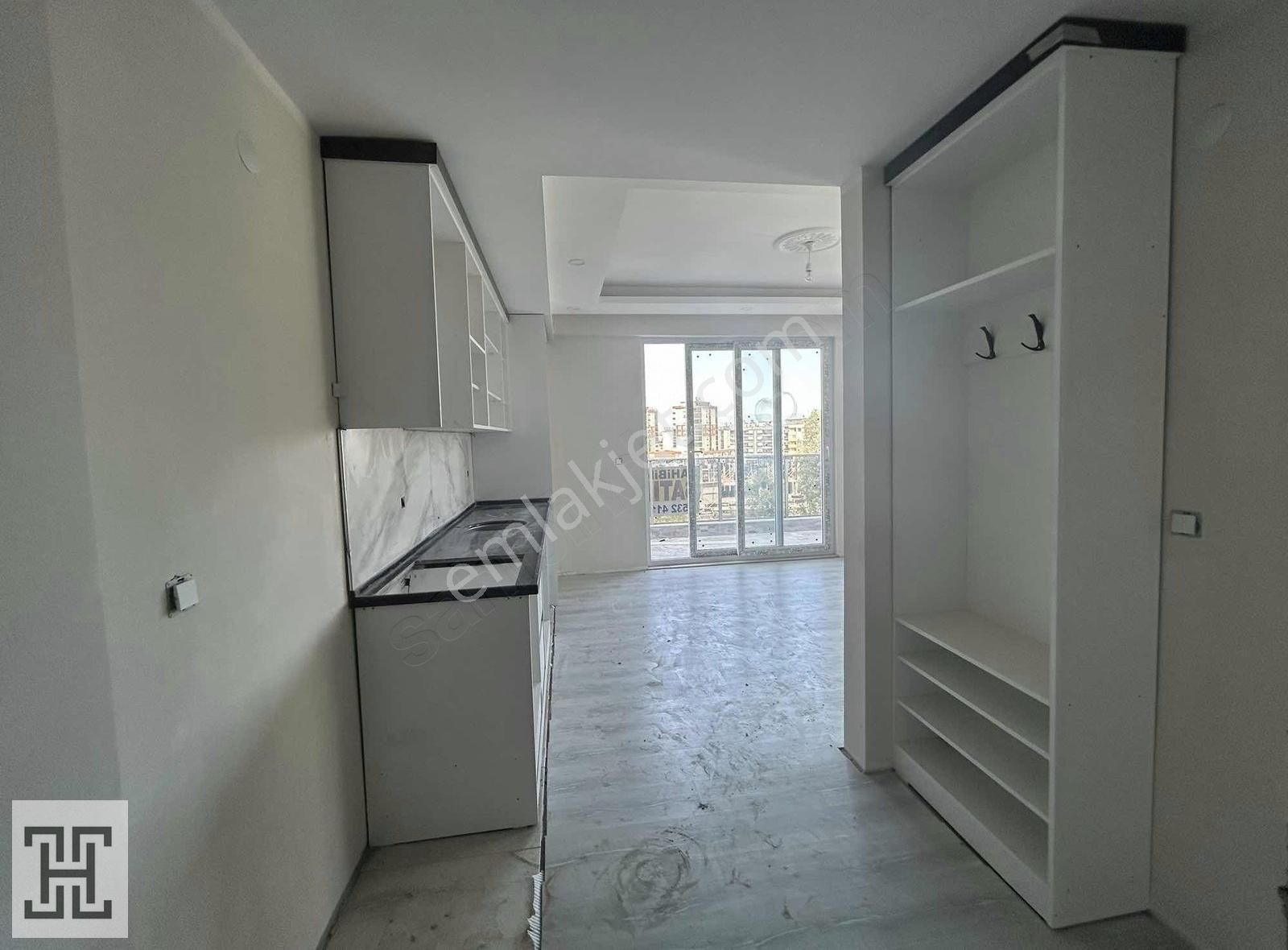 Ertuğrul’dan Finike Yeni Mahallede Önü Açık 1+1 Satılık Daire - Görsel 2