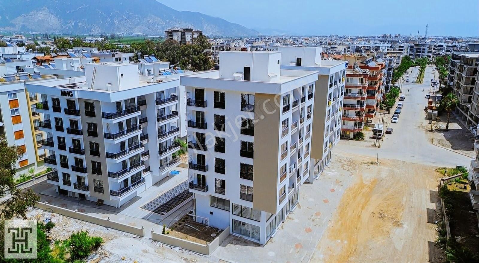 Finike'nin Merkezinde -havuzlu Site - Ara Kat - 2+1 Luks Daire - Görsel 17