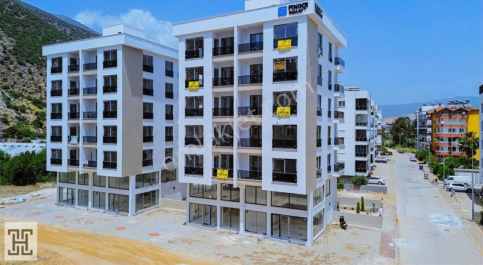 Finike'nin Merkezinde -havuzlu Site - Ara Kat - 2+1 Luks Daire - Görsel 19