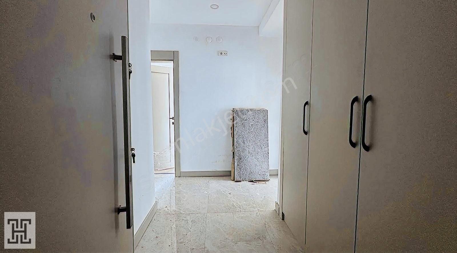 Finike'nin Merkezinde -havuzlu Site - Ara Kat - 2+1 Luks Daire - Görsel 9