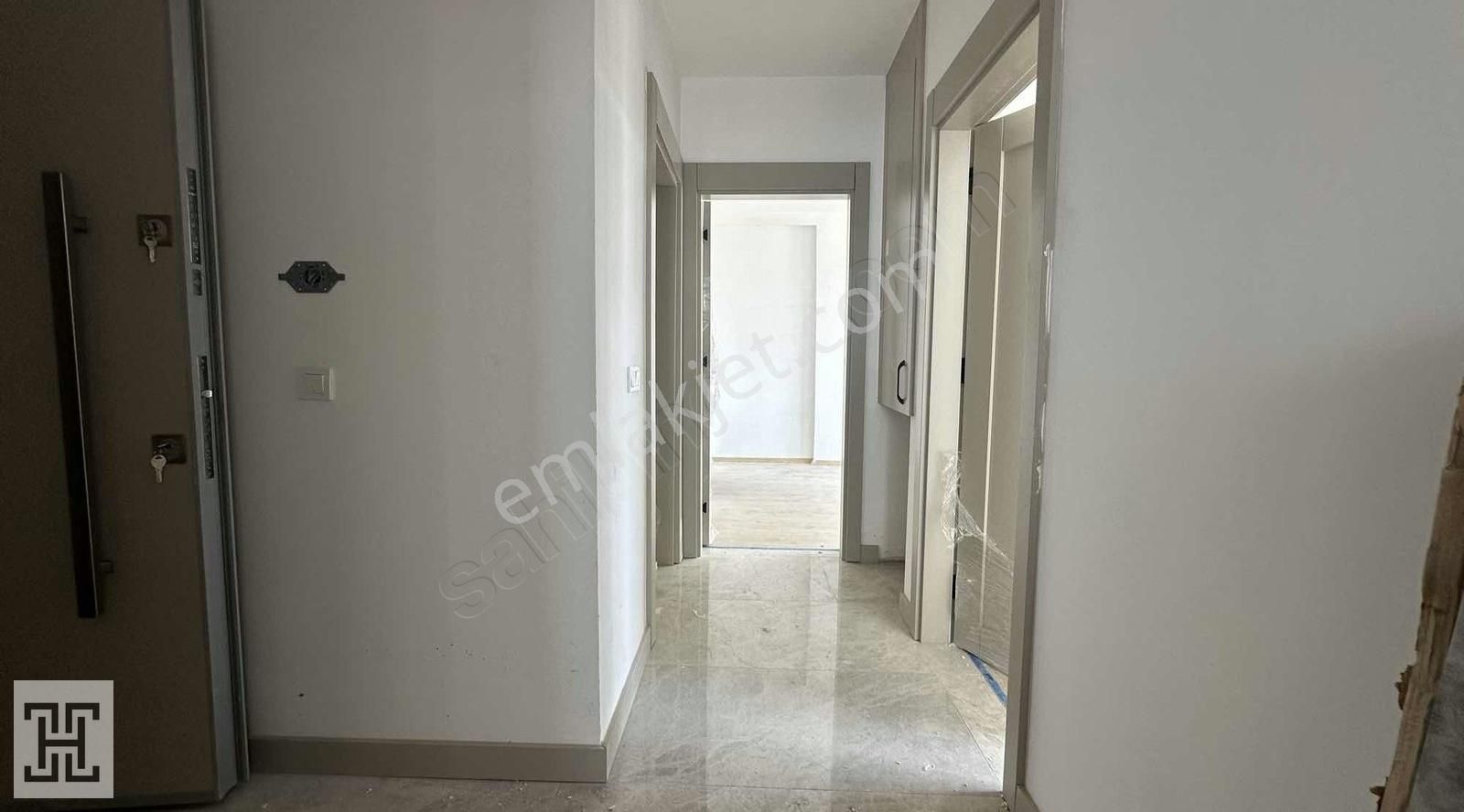 Finike'nin Merkezinde -havuzlu Site - Ara Kat - 2+1 Luks Daire - Görsel 12