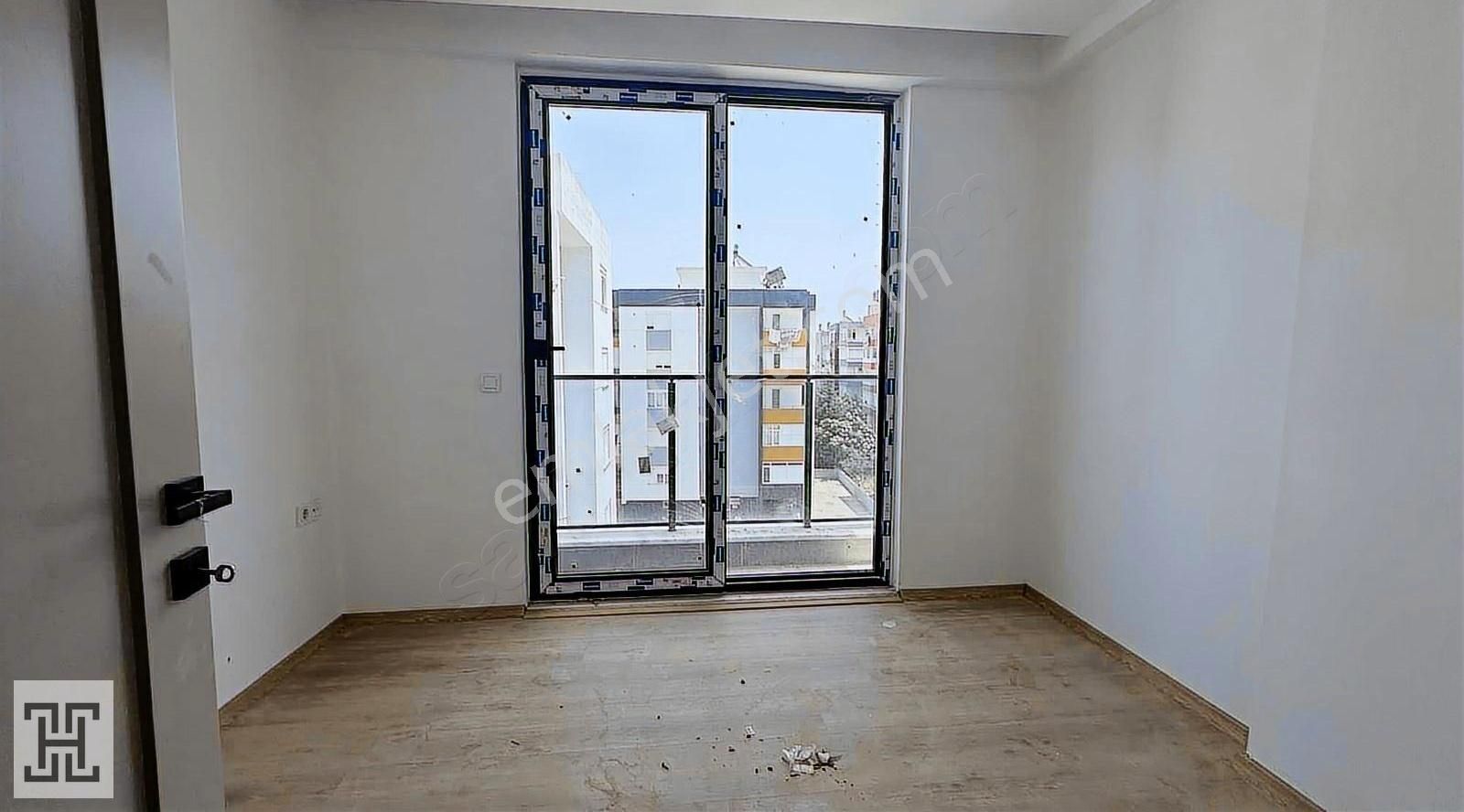 Finike'nin Merkezinde -havuzlu Site - Ara Kat - 2+1 Luks Daire - Görsel 21