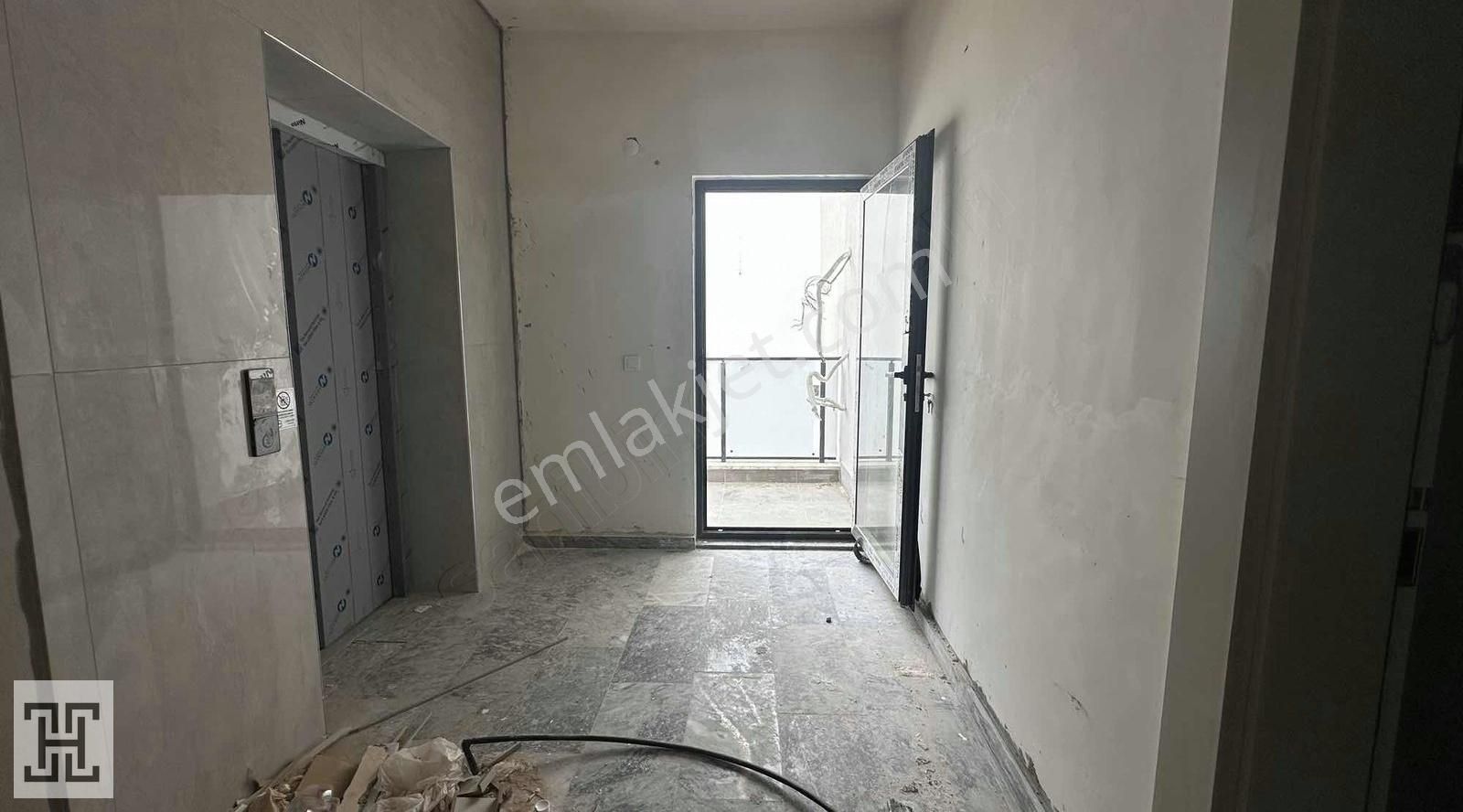 Finike'nin Merkezinde -havuzlu Site - Ara Kat - 2+1 Luks Daire - Görsel 11