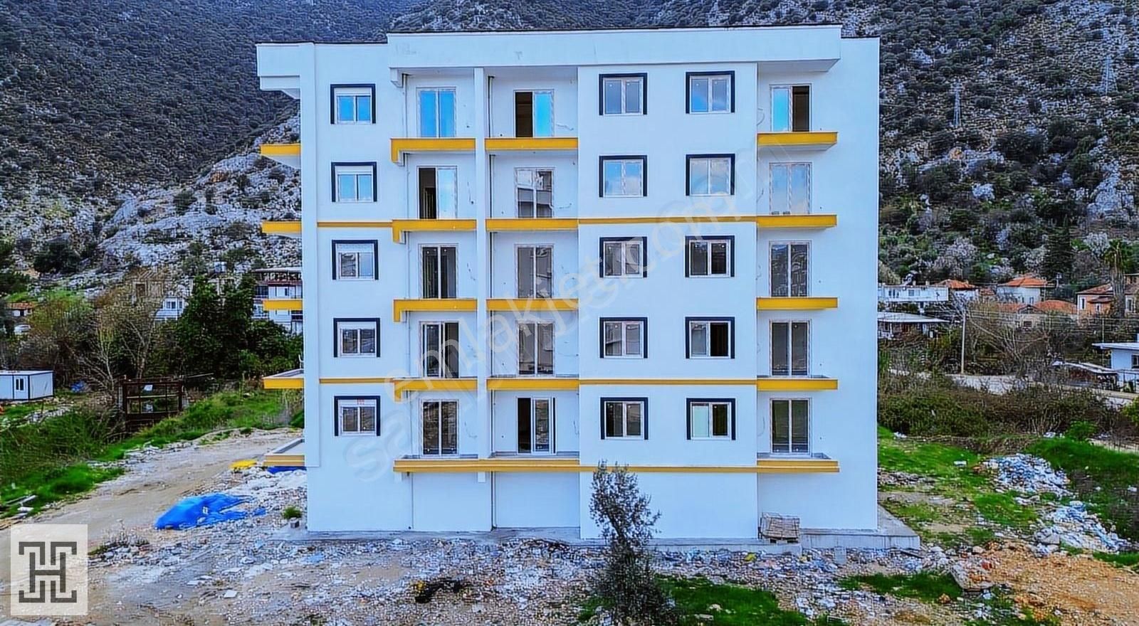 Finike Merkezde 1+1 Satılık Daire - Görsel 12