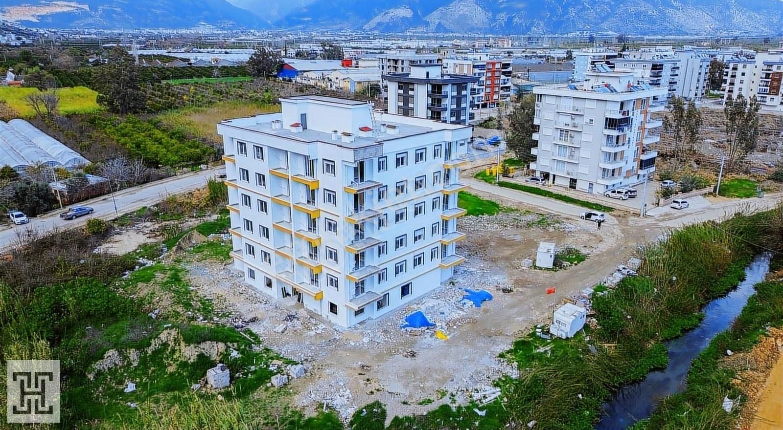 Finike Merkezde 1+1 Satılık Daire - Görsel 8