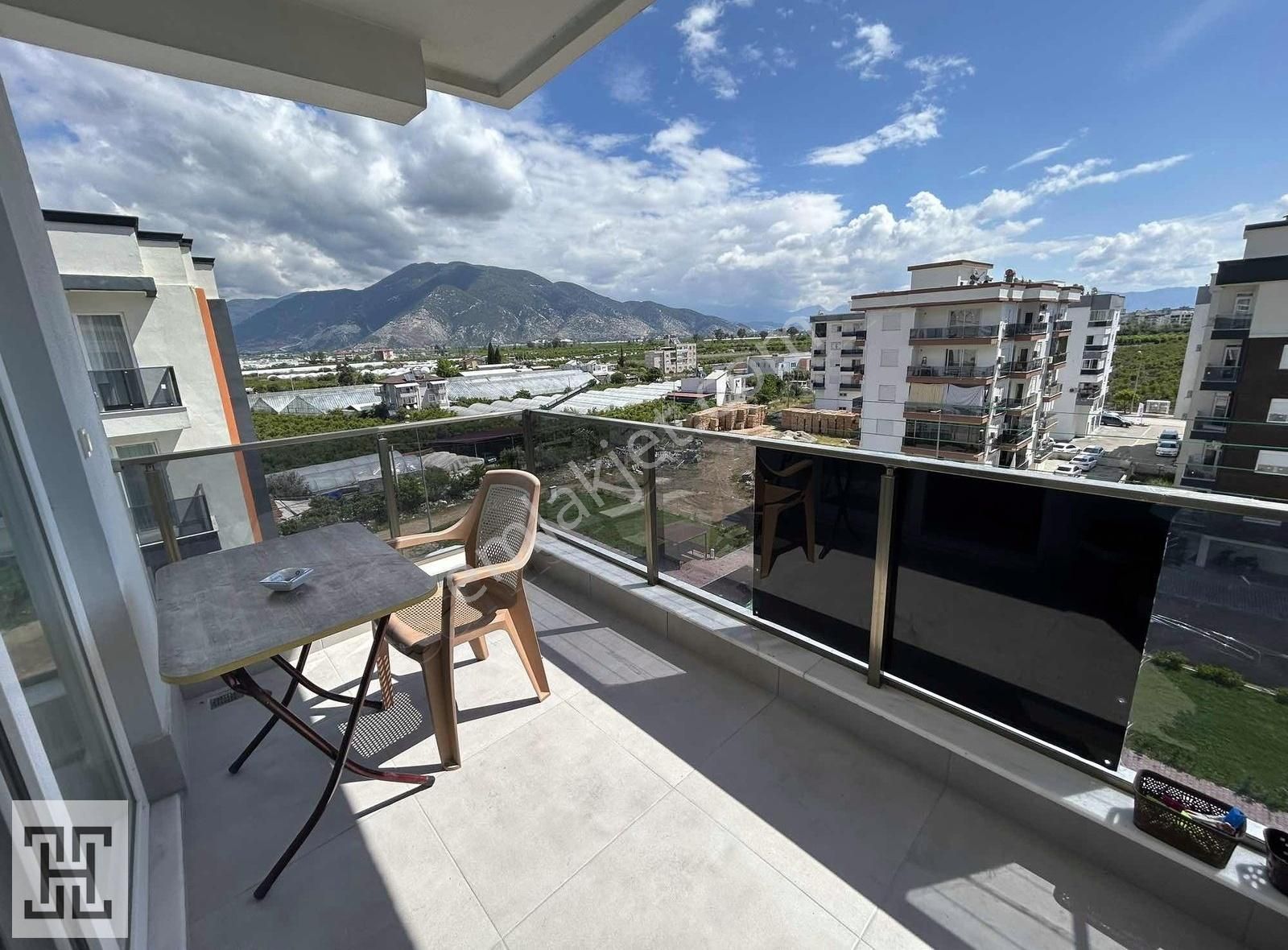 İskanlı Eşyalı 1+1 Satılık Daire - Görsel 3