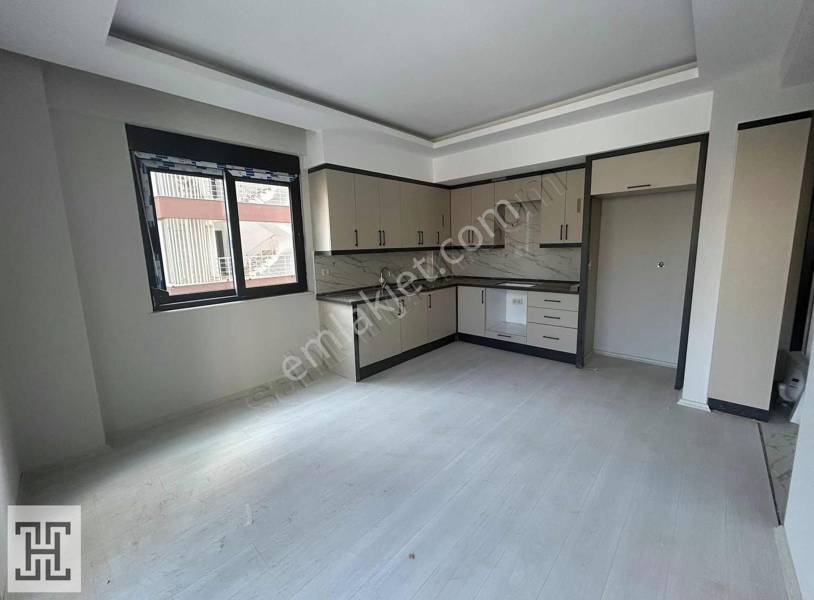 Yenimahallede Geniş Lüks 1+1 Daire - Görsel 5