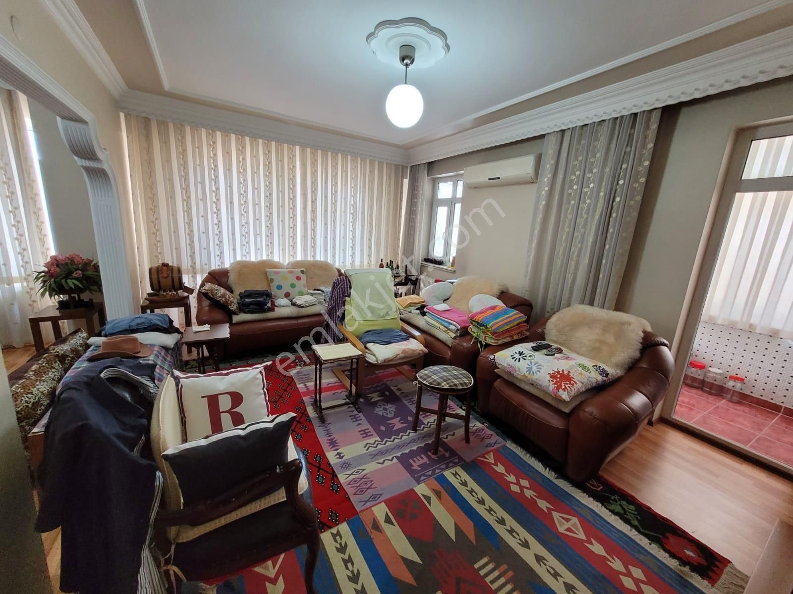 Bayrampaşa Yıldırım Mahalle'sinde Satılık 2+1 Daire