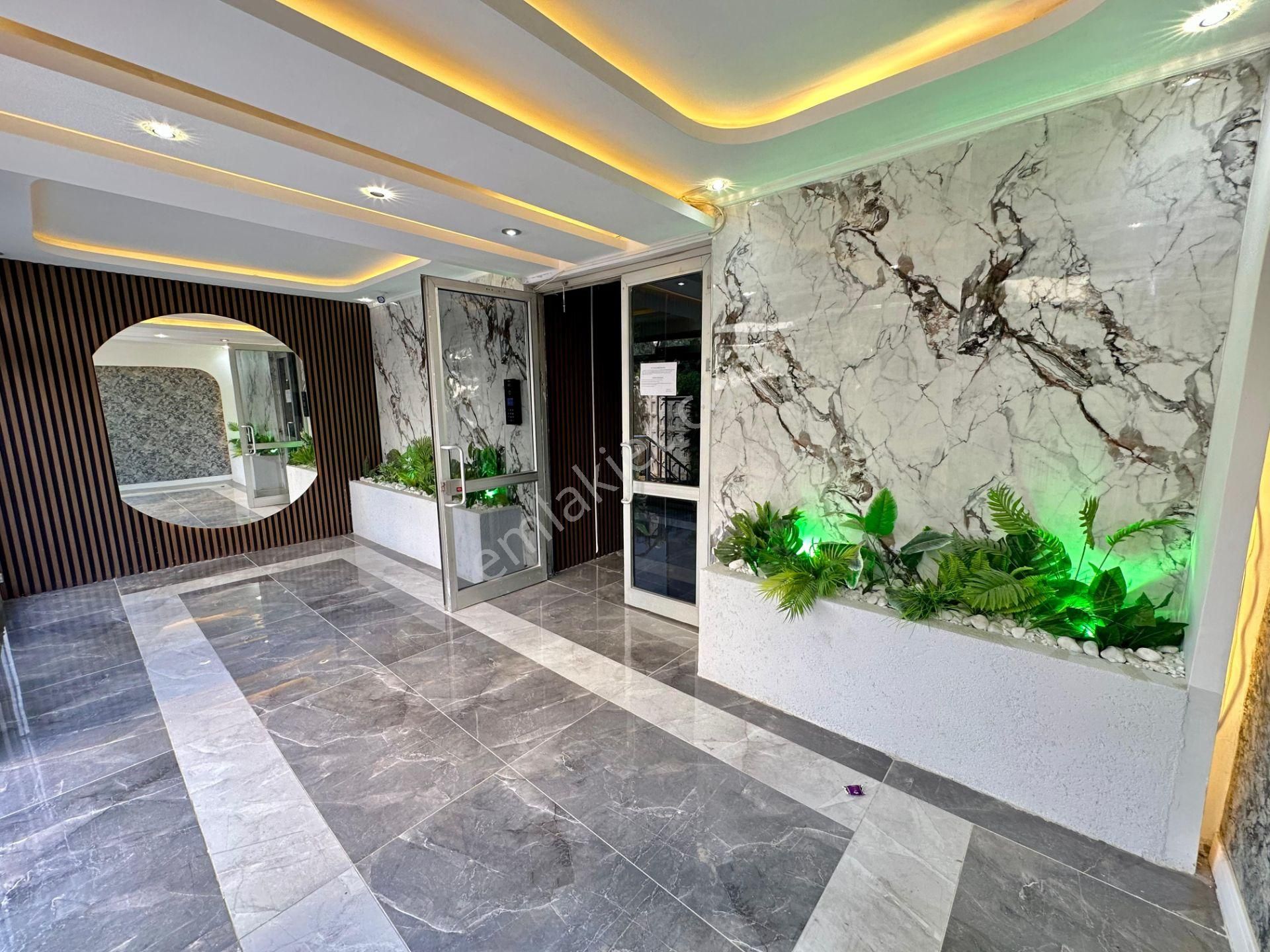 Coldwell Banker Fen Lisesi Yanı Site İçi Satılık 5+1 Daire