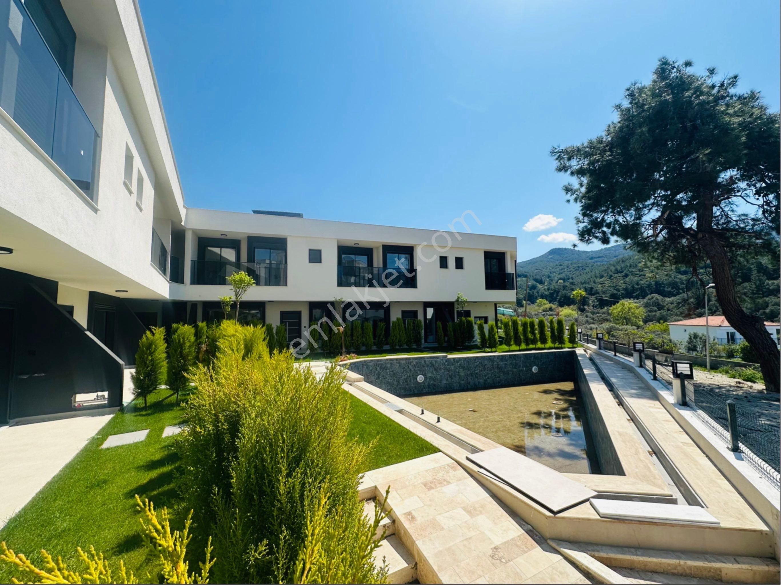 Davutlar Merkezde Sıfır 3+1 Havuzlu Sitede Doğa Manz Villa