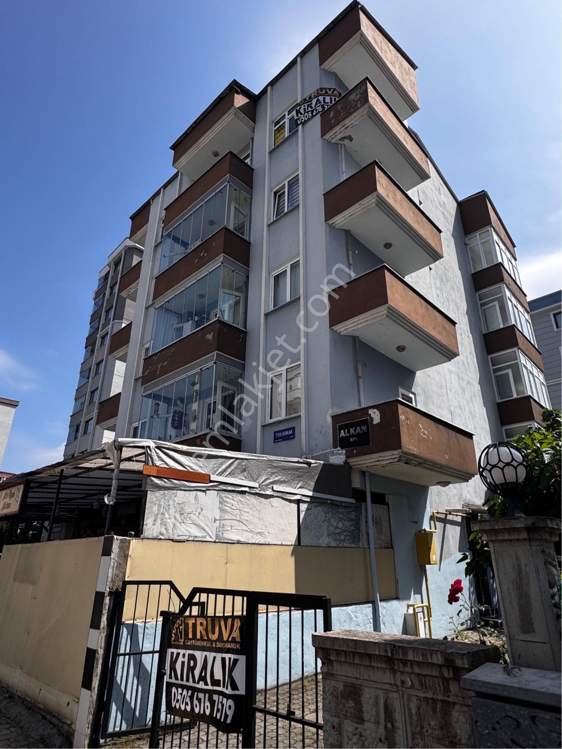 Truva // Onur'dan Eğitim Araştırma Hastanesi Karşısı 4+1 Daire