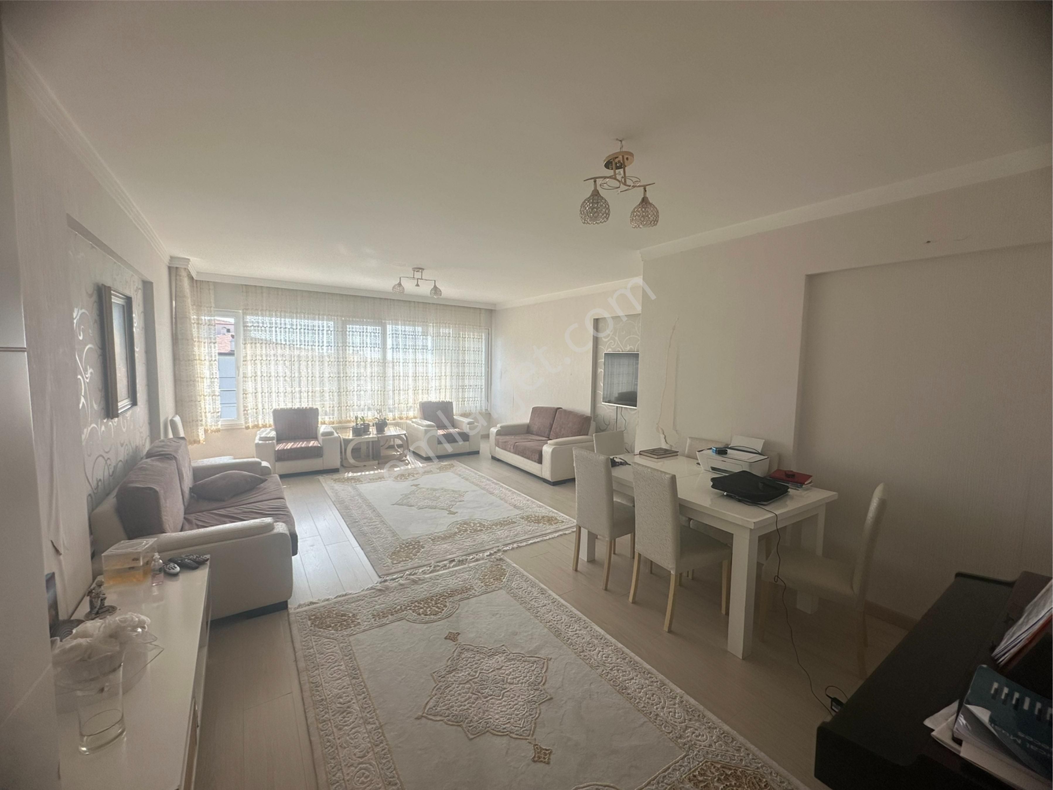Pamuklar'da Site İçerisinde 4+1 Kiralık Daire