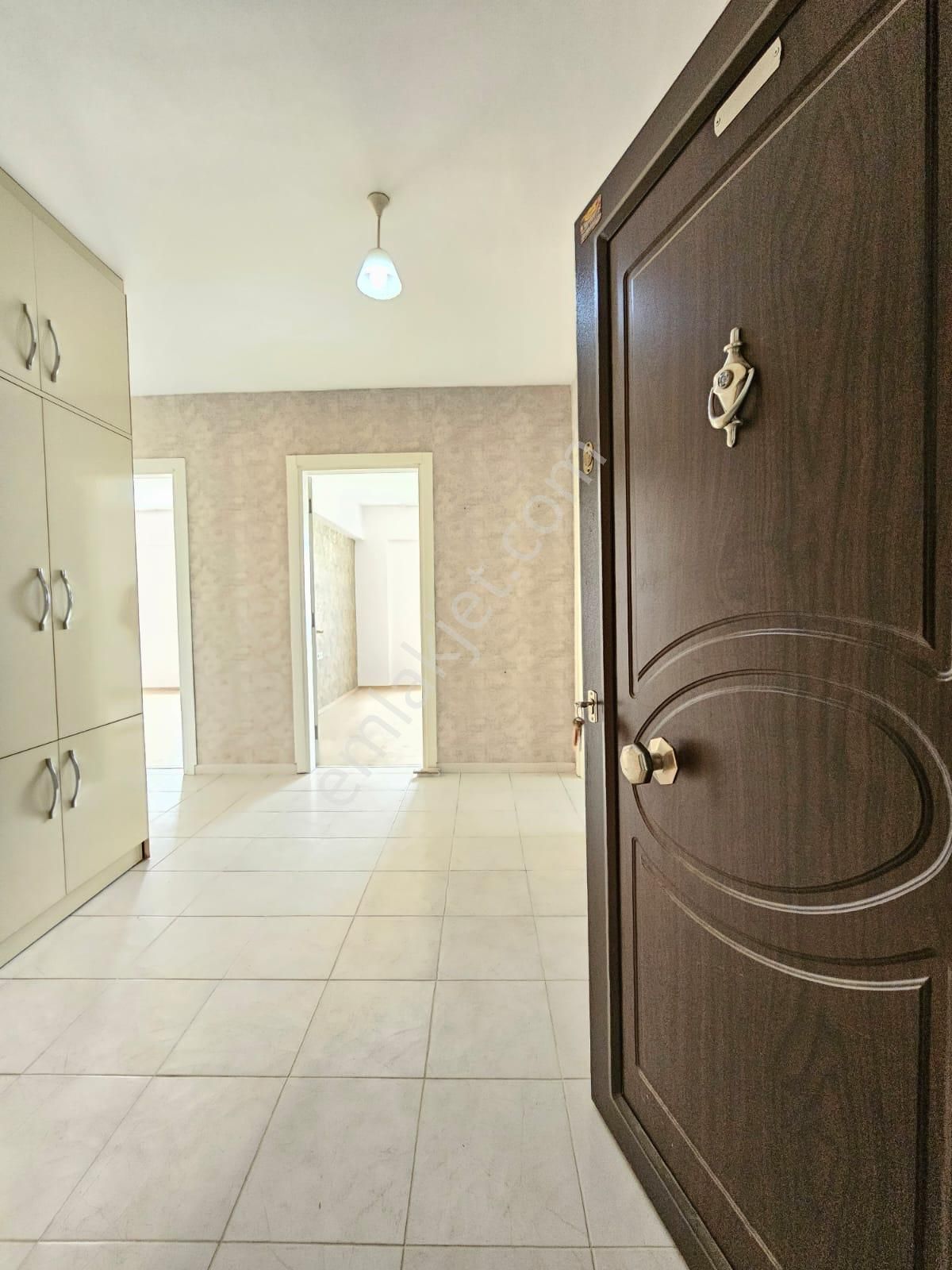 Denizli Selçukbey'de 3+1 170 M2 Masrafsız Köşe Başı Acil Satılık Fırsat Daire