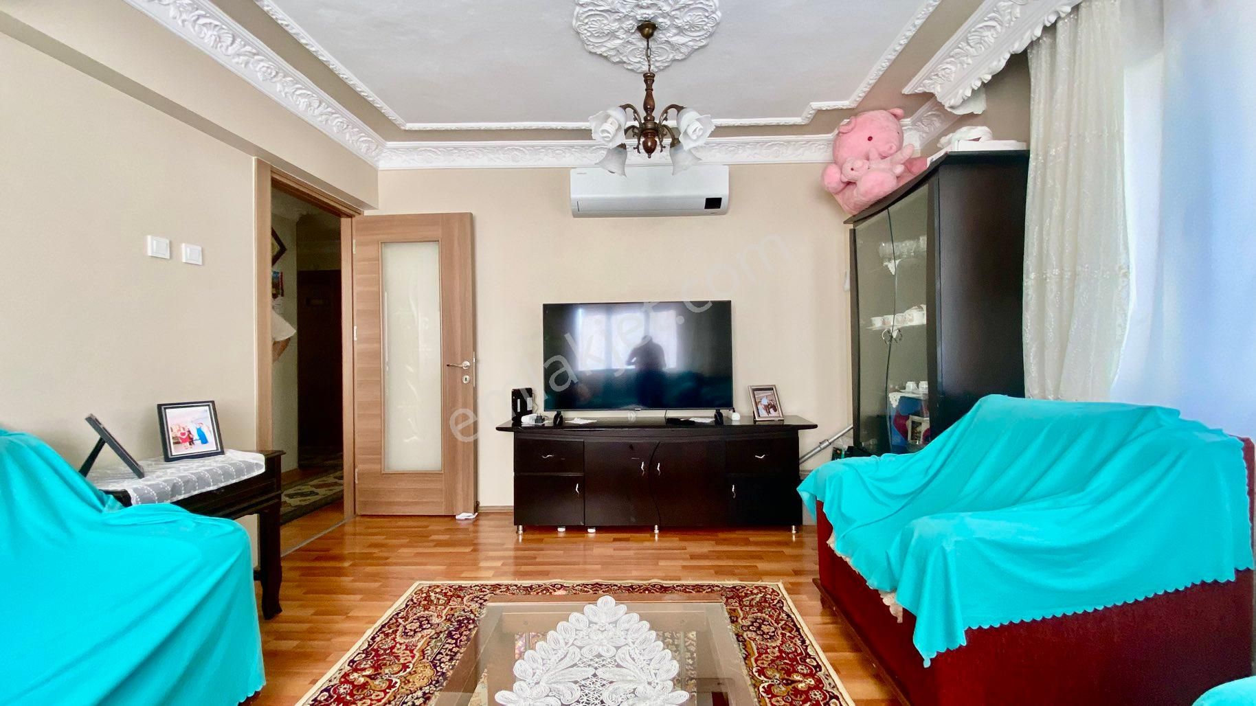 Akalından Vatan Mahallesinde 3+1 115 M2 Asansörlü Satılık Daire
