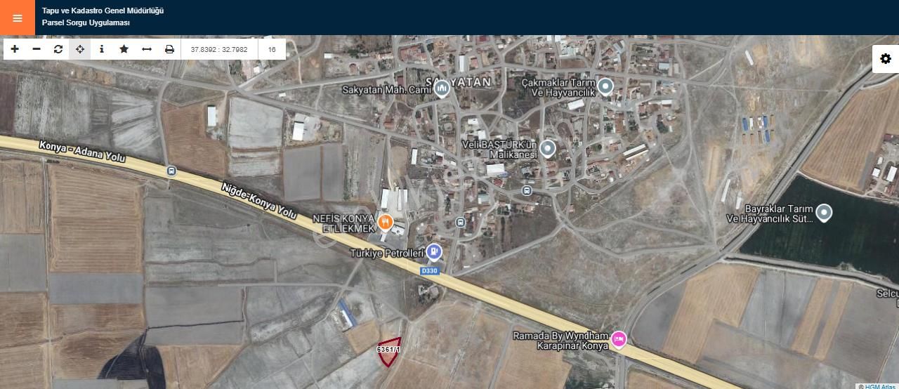 Sakyatan'da Anayola Çok Yakın Resmi Yolu Müstakil Satılık Tarla