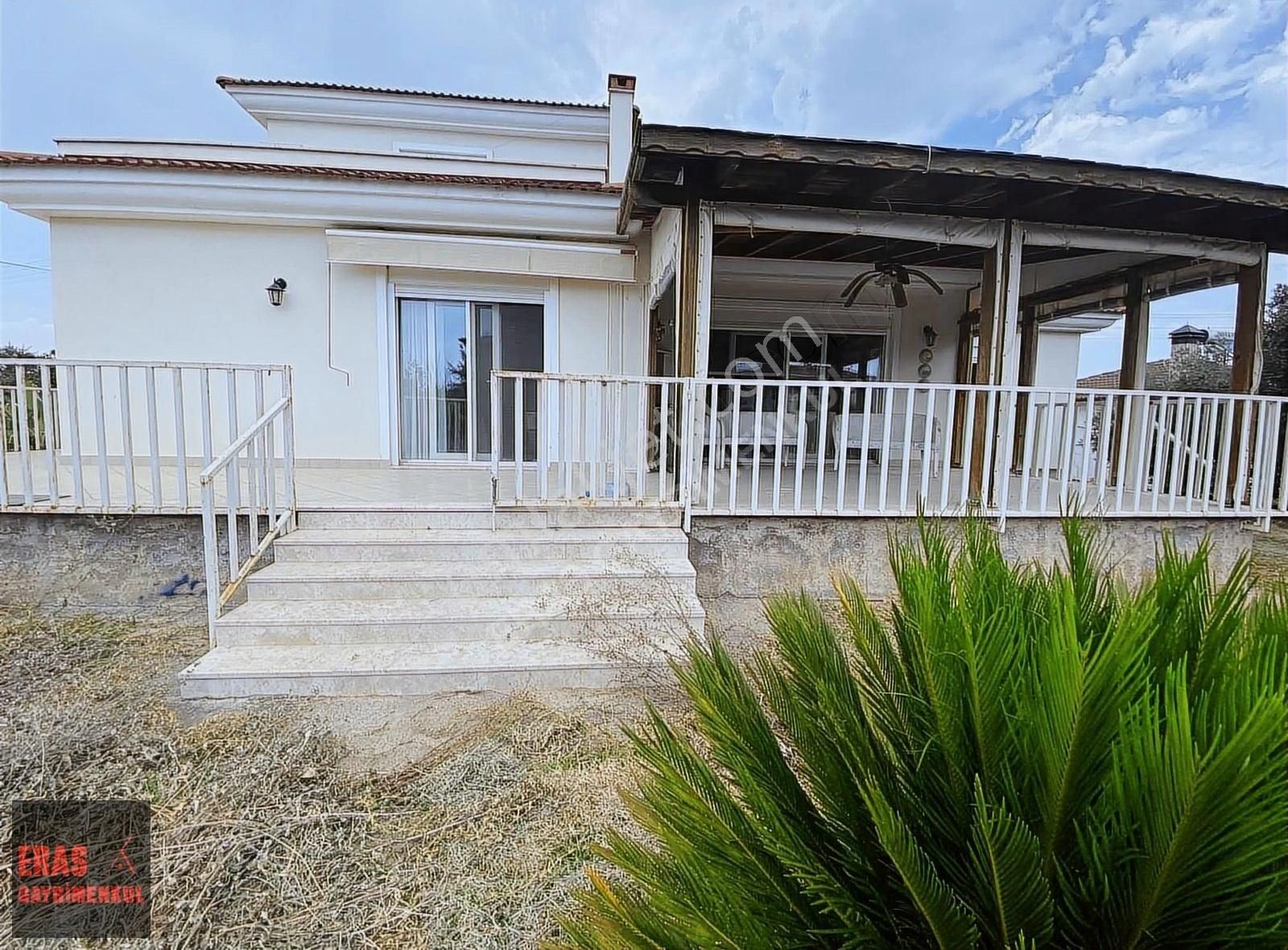 Eras Gayrimenkulden 1070 M2 Arsa İçerisinde Müstakil Villa