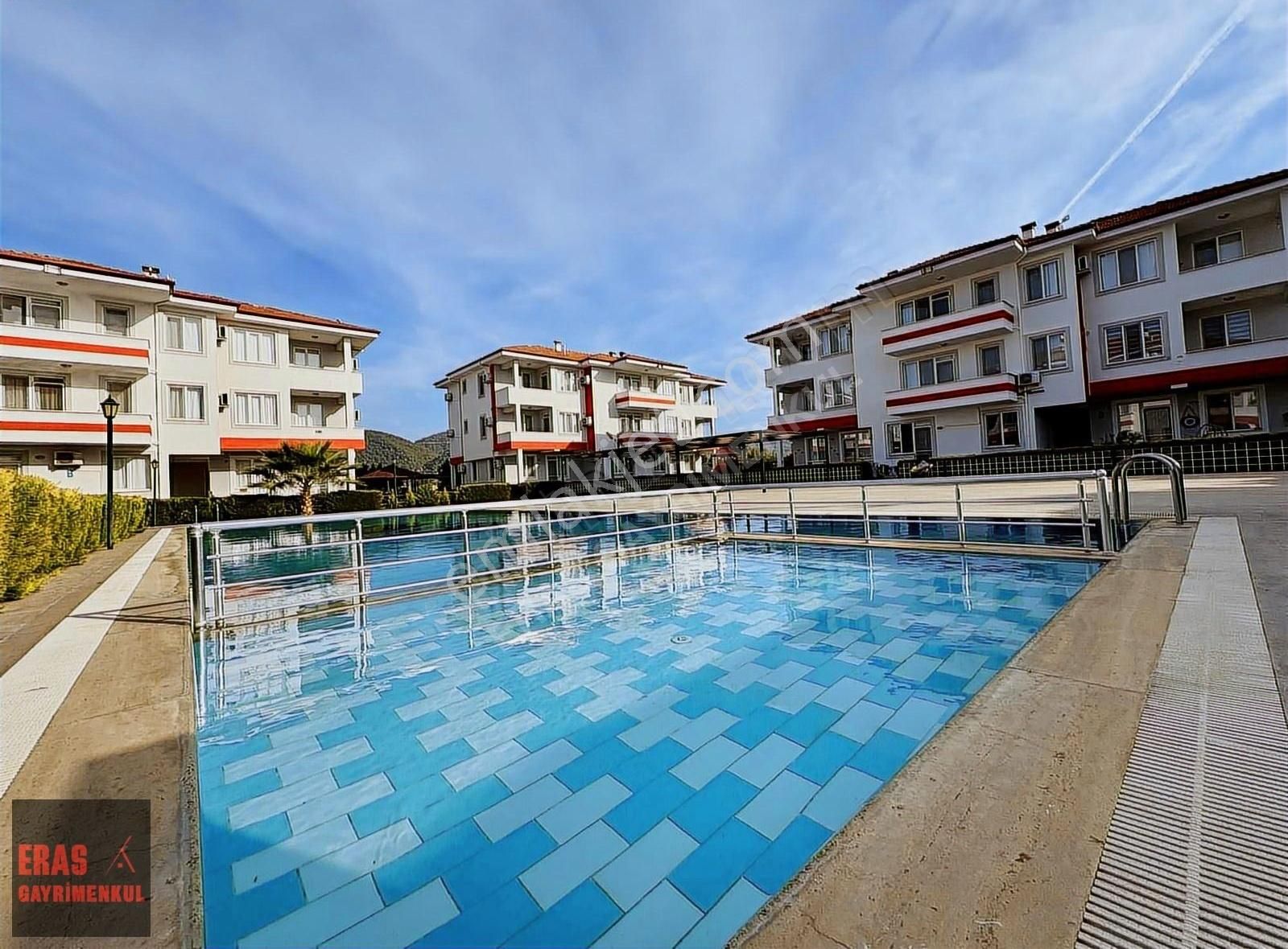 Eras Gayrimenkulden Yüzme Havuzlu Sitede Eşyalı 1+1 Daire