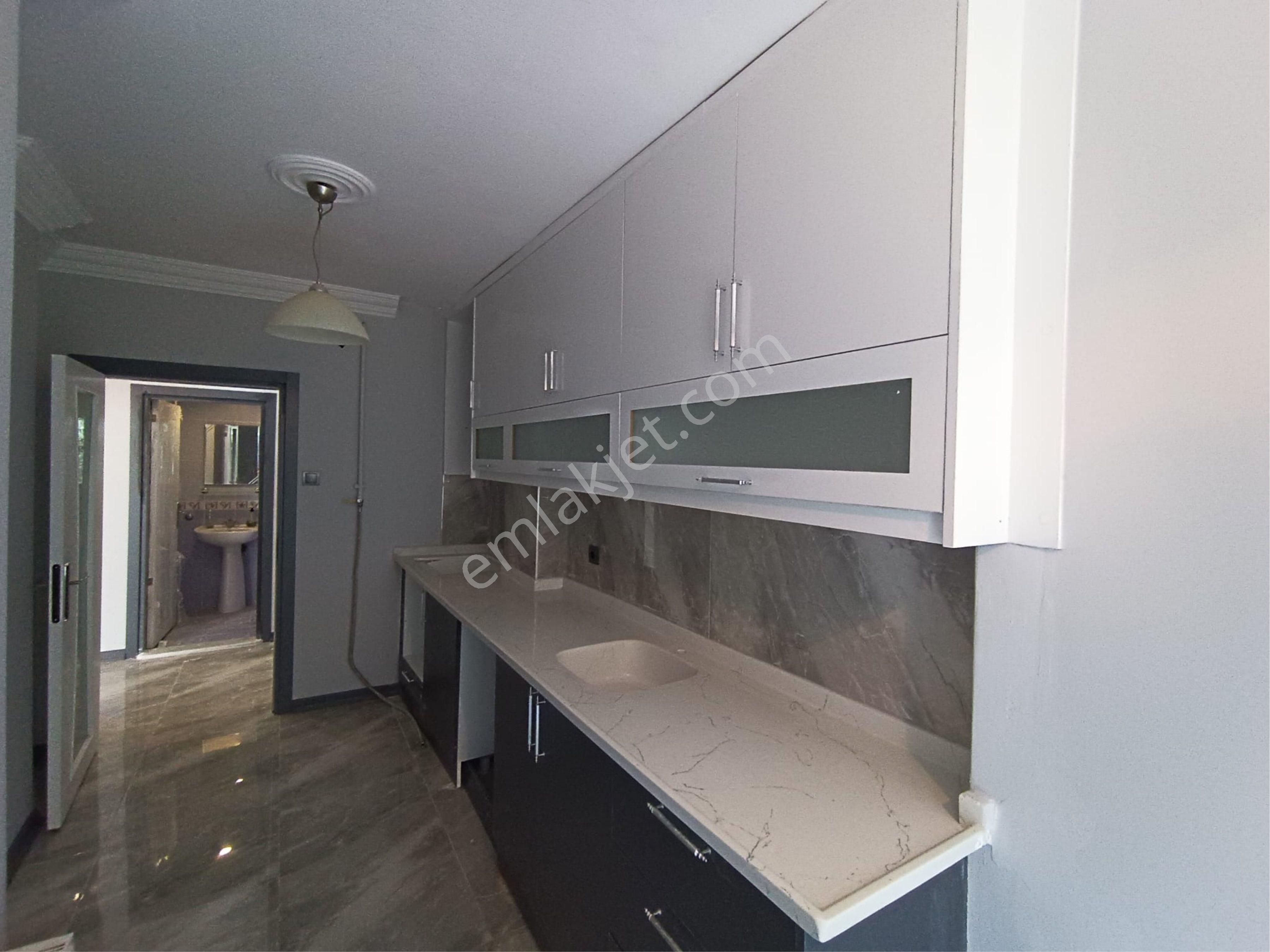 Baraj Yolunda Hasarsız Satılık 3+1