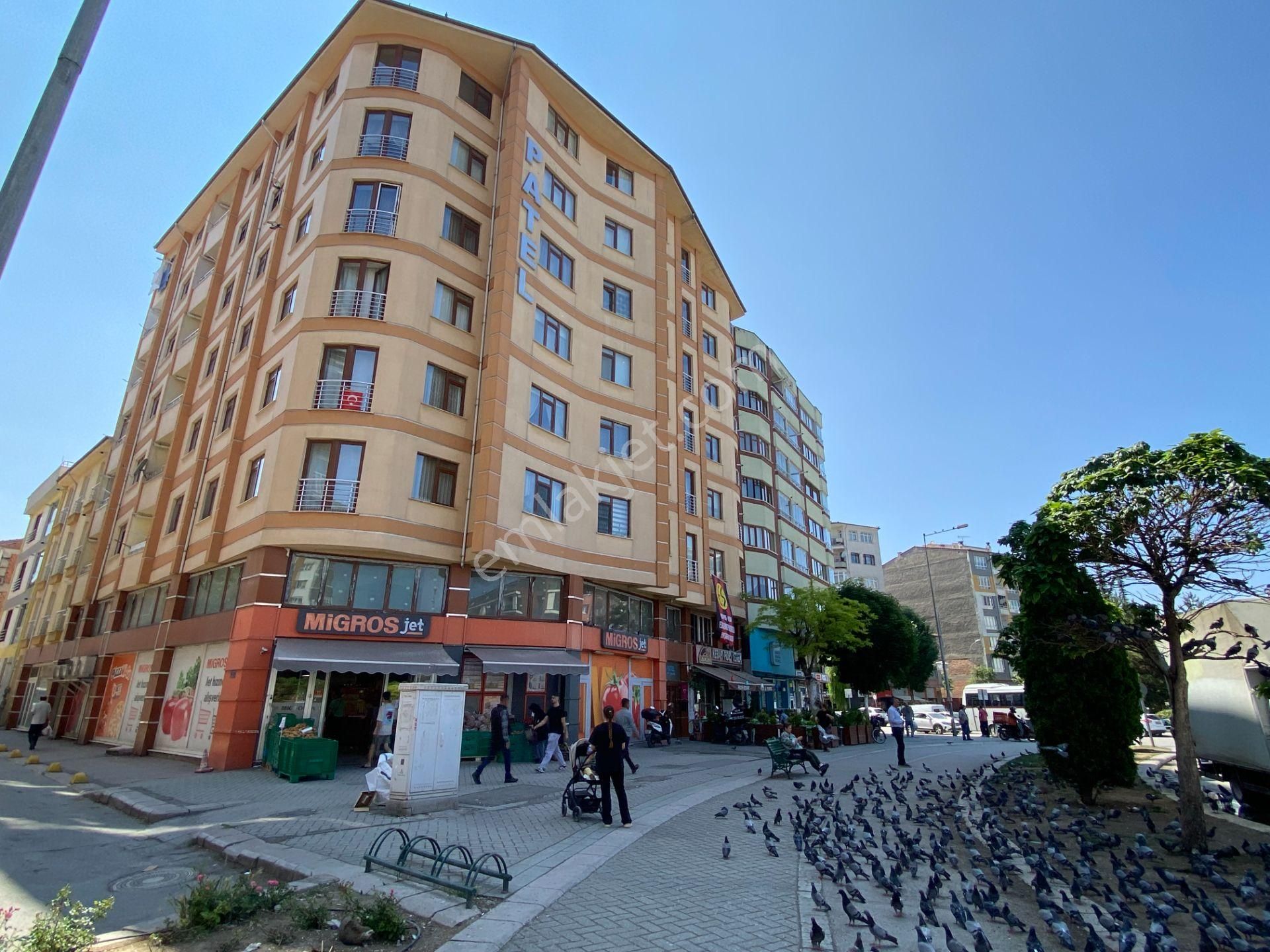 Yükselen'den Sıhhıye Meydanı'nda, Asansör, Balkon, Manzaralı 3+1