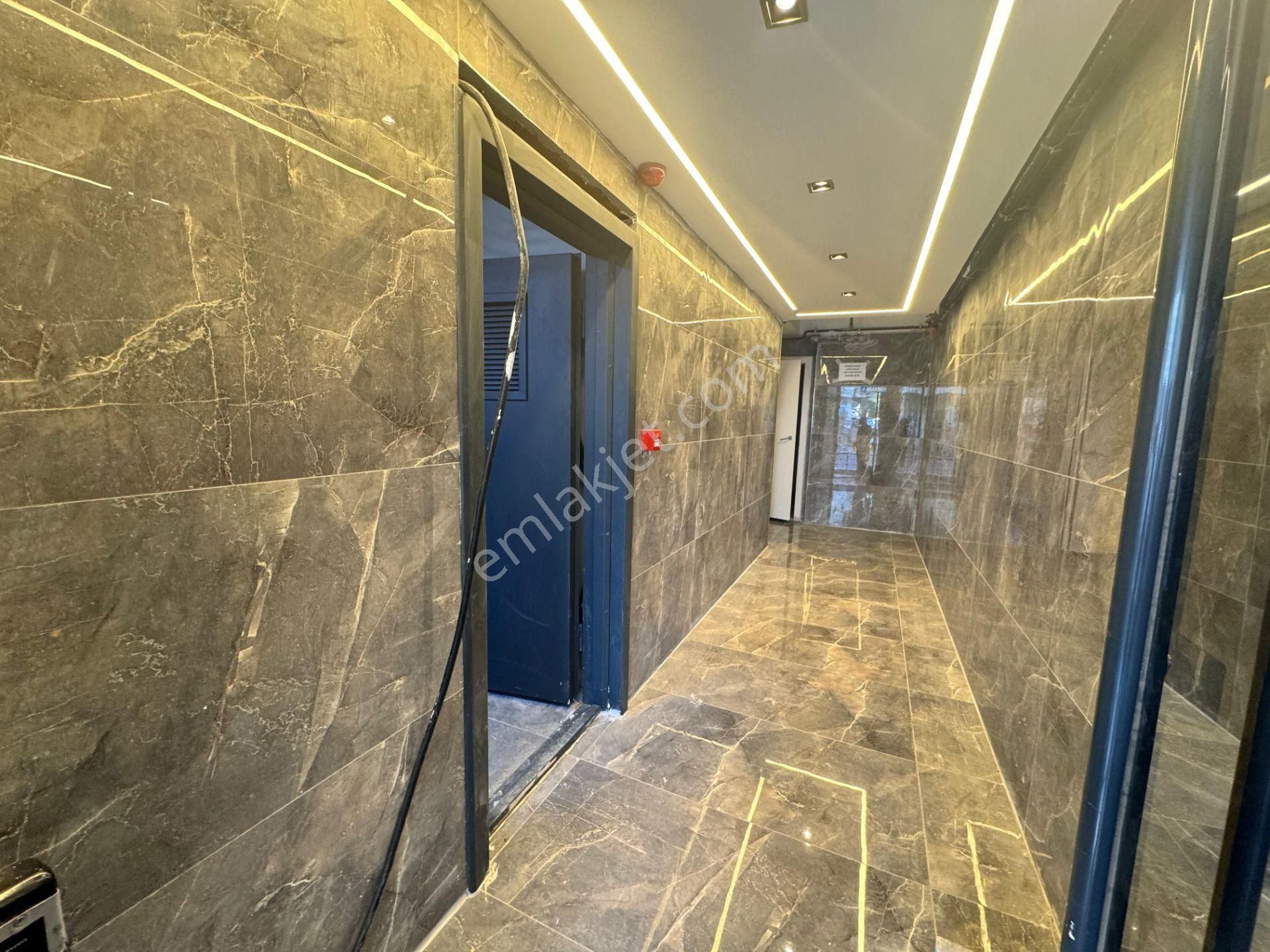 Bayraklı Mansuroğlunda Yüksek Şerefiyeli 2+1 Satılık Daire - Görsel 18