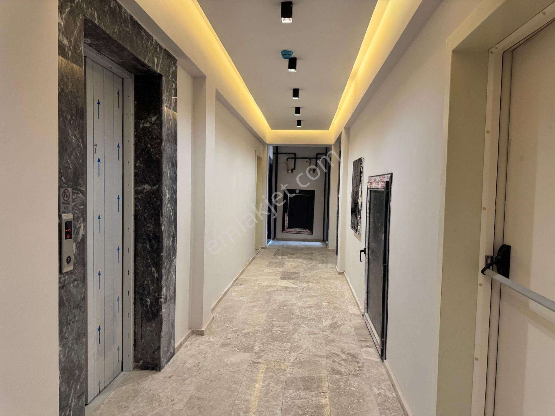 Bayraklı Mansuroğlunda Yüksek Şerefiyeli 2+1 Satılık Daire - Görsel 17