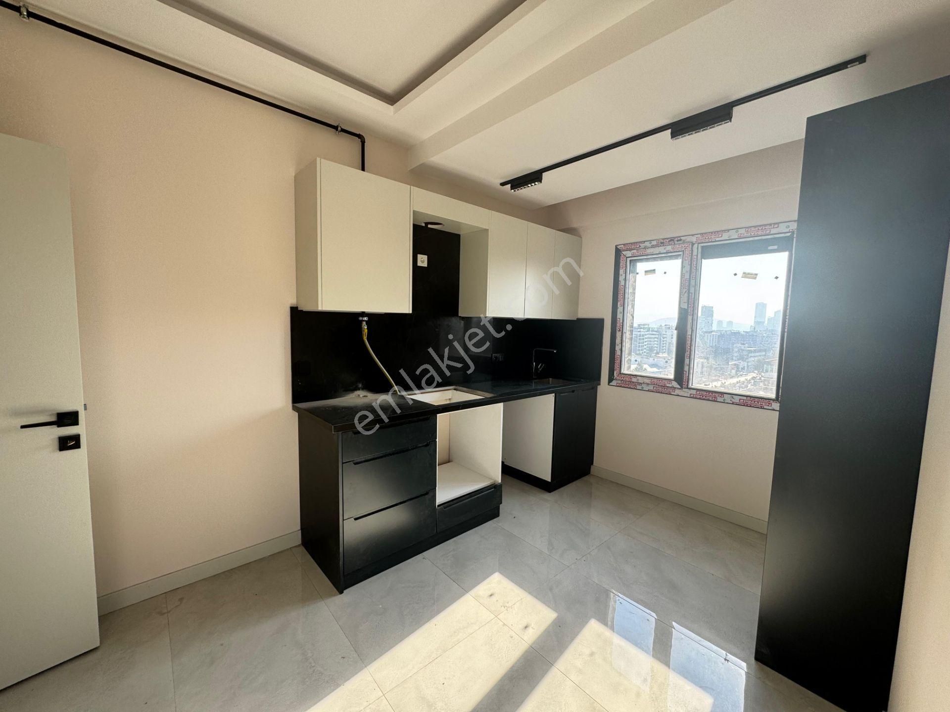 Bayraklı Mansuroğlunda Yüksek Şerefiyeli 2+1 Satılık Daire - Görsel 10