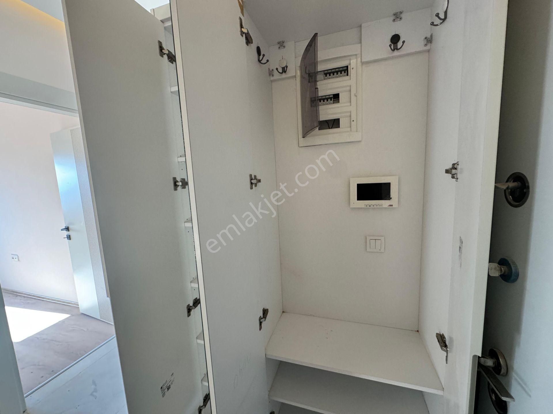 Bayraklı Mansuroğlunda Yüksek Şerefiyeli 2+1 Satılık Daire - Görsel 16