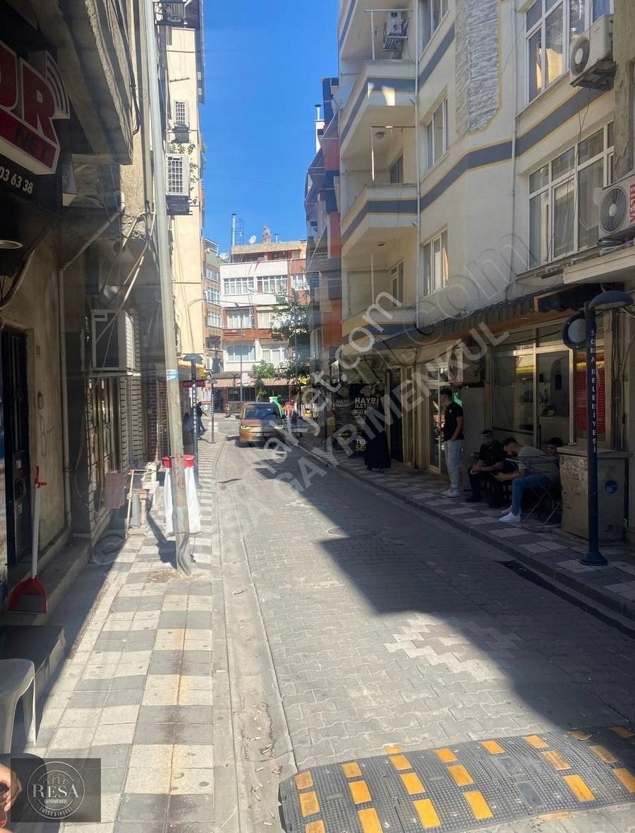 Resa Gayrimenkul'den Acil Satılık Çarşı Merkezde 3+1 Daire