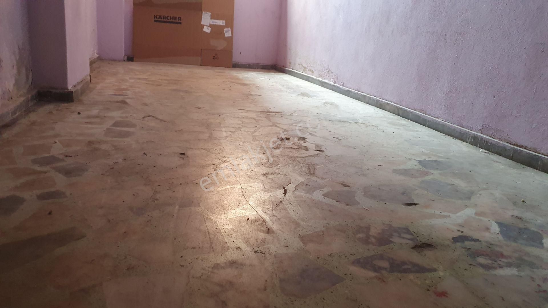 Ümraiye Eseneverde Cadde Üzerinde Kiralık İşyeri