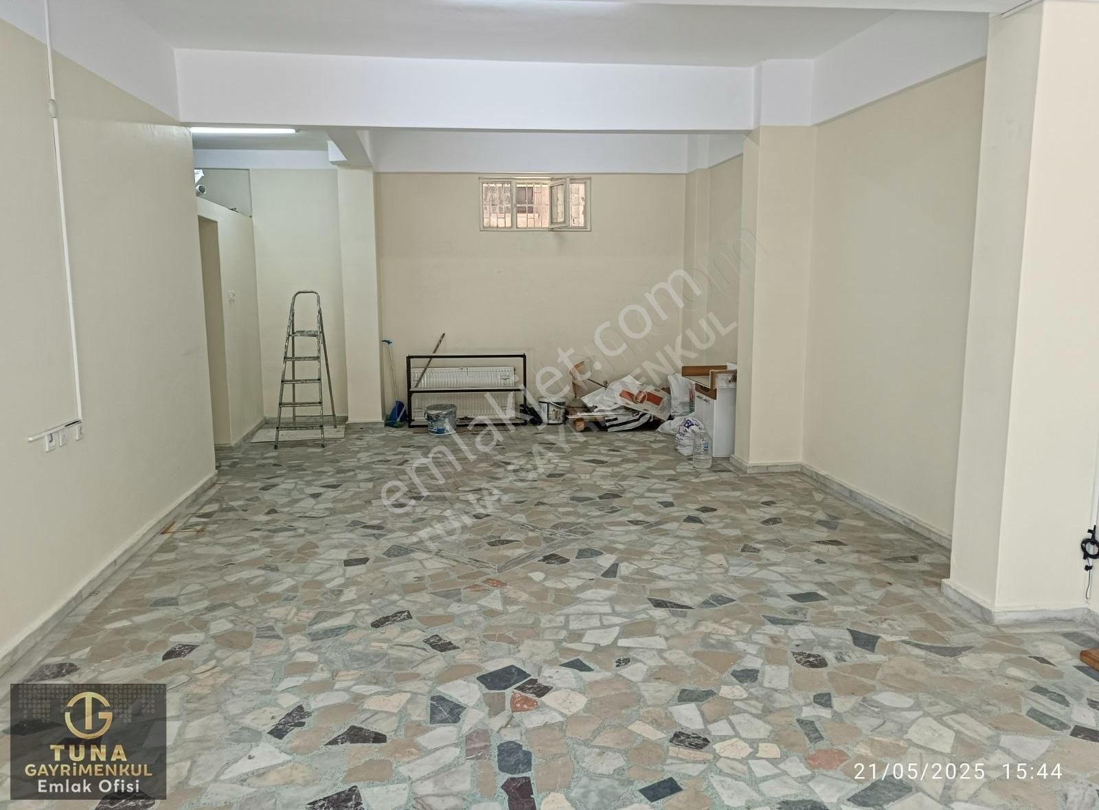 Bağcılar Hürriyet Mah Kiralık Dükkan 85m2 Düzgiriş