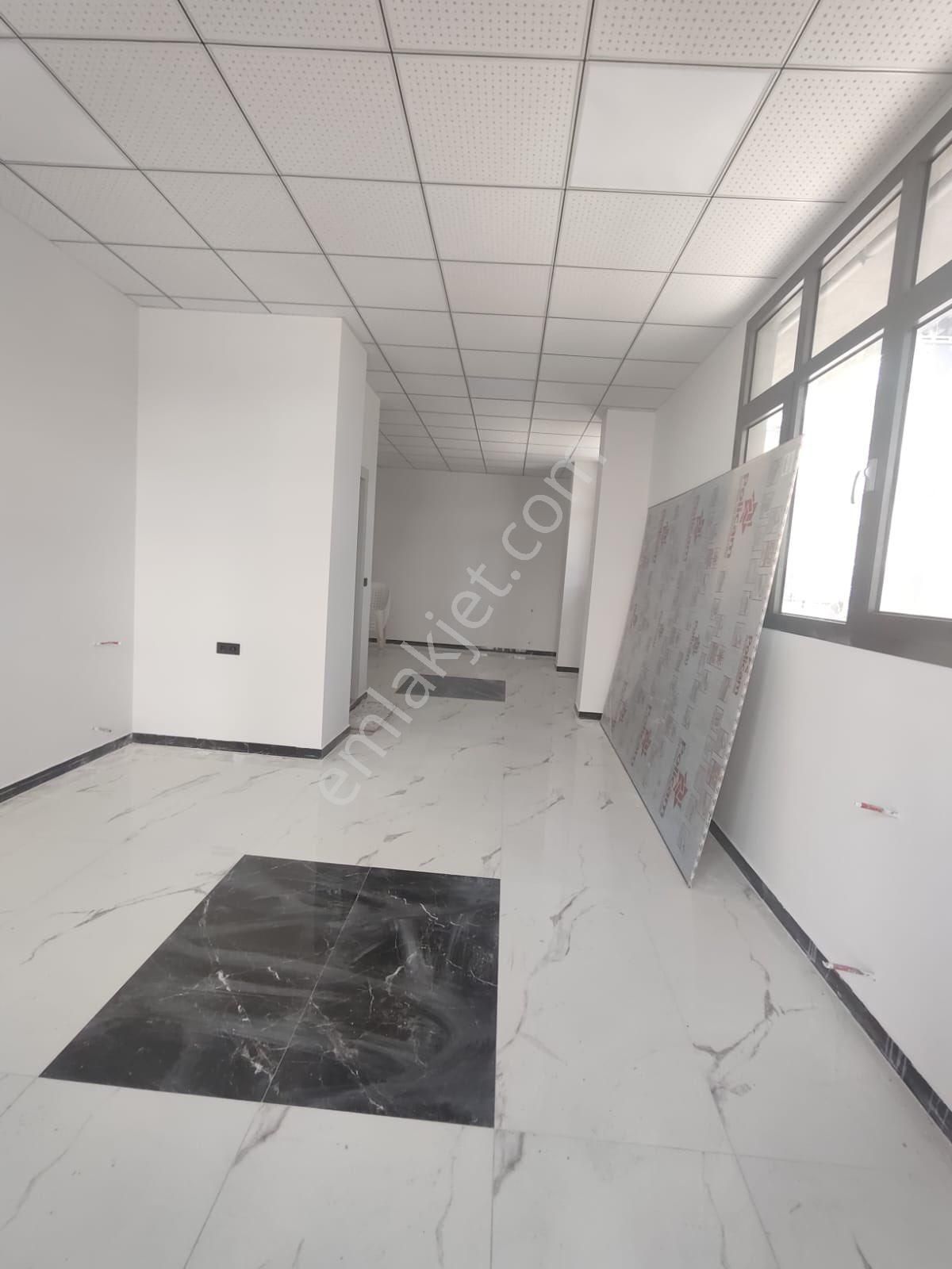 Yeşilköy Caddesi Üzerinde Kiralık Dükkan