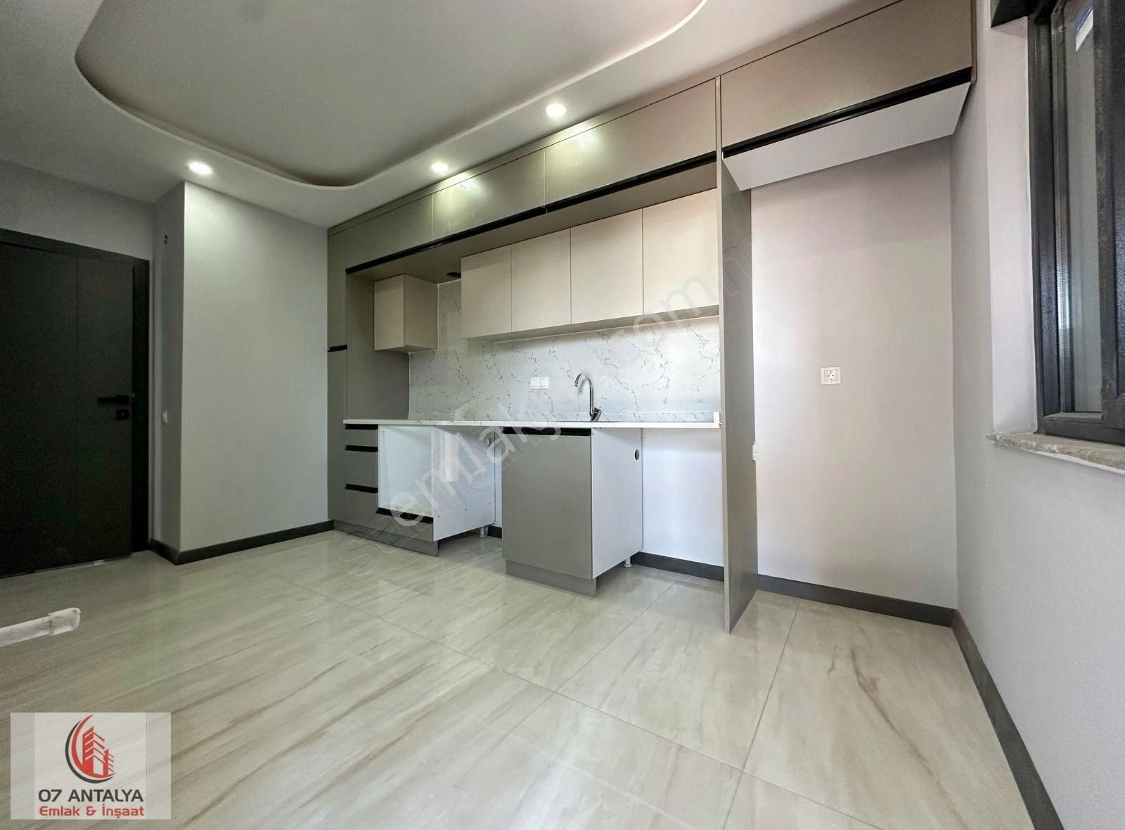 Masa Dağında Havuzlu Site İçi Ara Kat 2+1 Daire