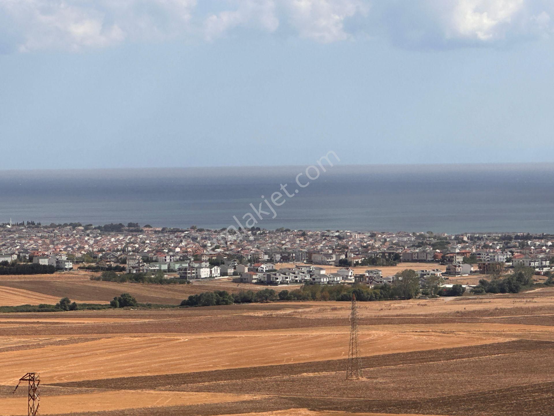 Marmaraereğlisi Çeşmeli 230m Deniz Ve Köy Manzaralı Etrafı Çevrilebilir Arsa
