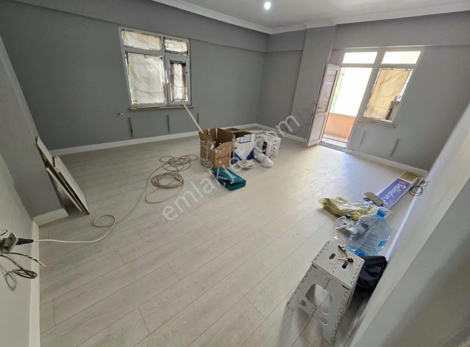Mevlana Mh Ara Kat İçerisi Tadilat Görmüş Balkonlu 110m2