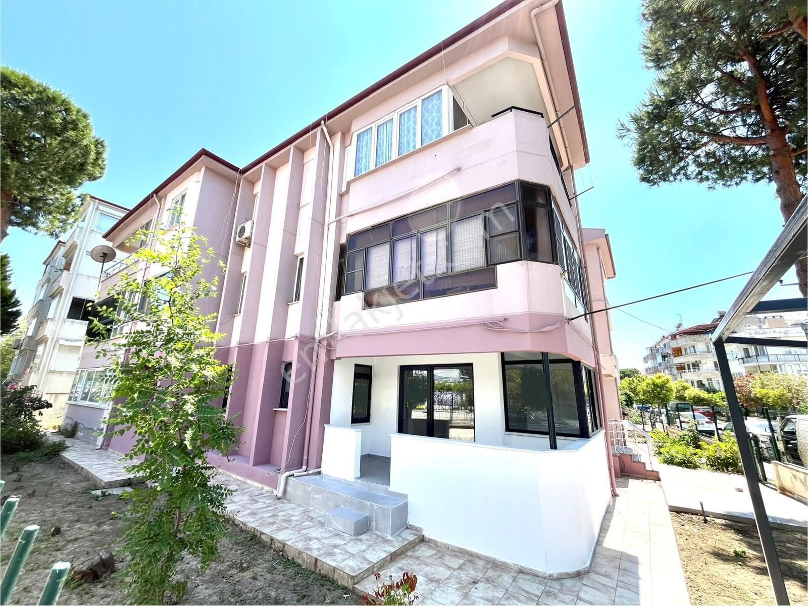 ♦ Adıgüzelden ♦ Akçayda Bahçeli Denize 400 Metre Satılık 2+1 Daire
