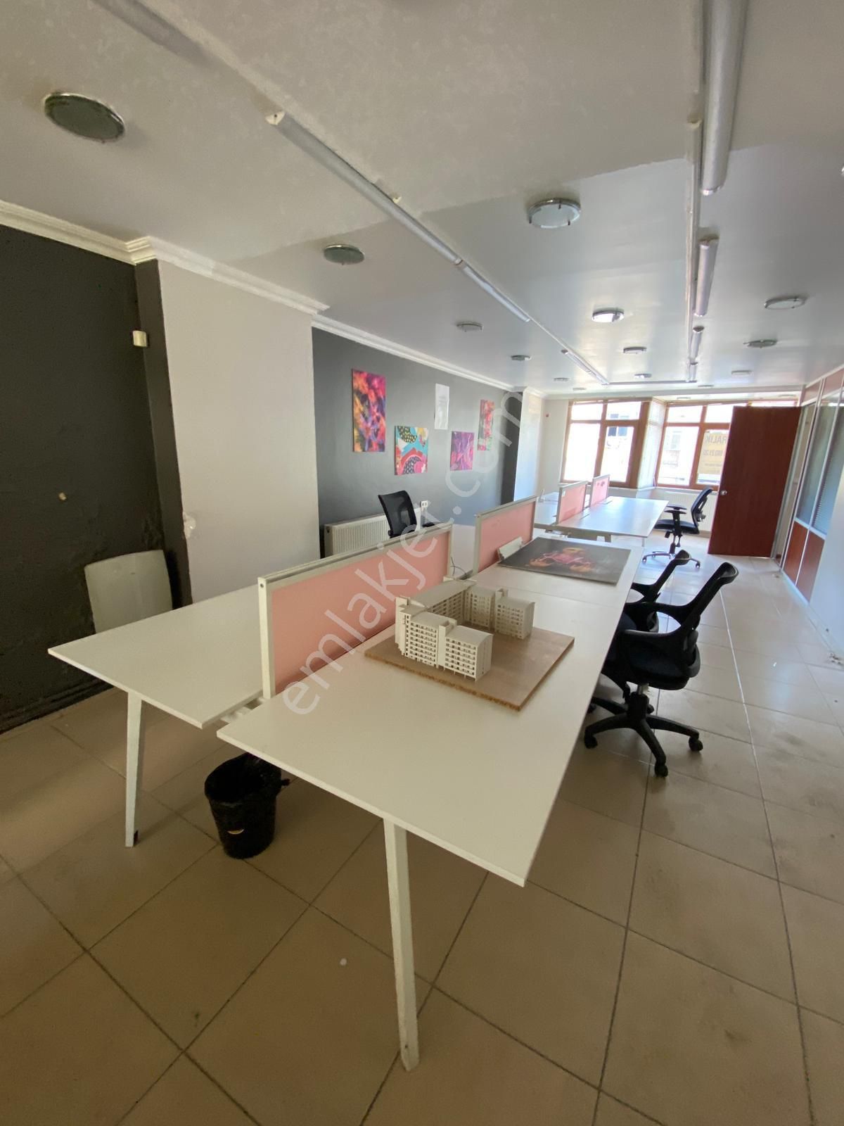 Söğüt Emlak- Kadıköy Hasanpaşa Cadde Üzerinde Kiralık Ofis&büro